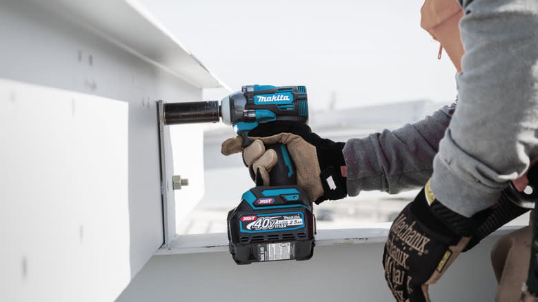 makita a40w